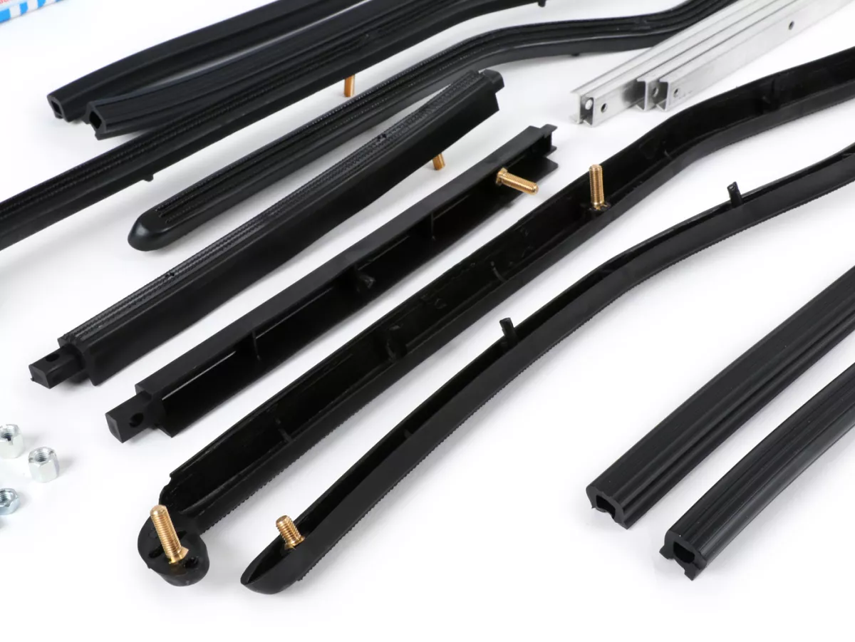 Set strip tapak lengkap termasuk potongan ujung dan bahan pengikat -CASA LAMBRETTA- DL, GP- Hitam