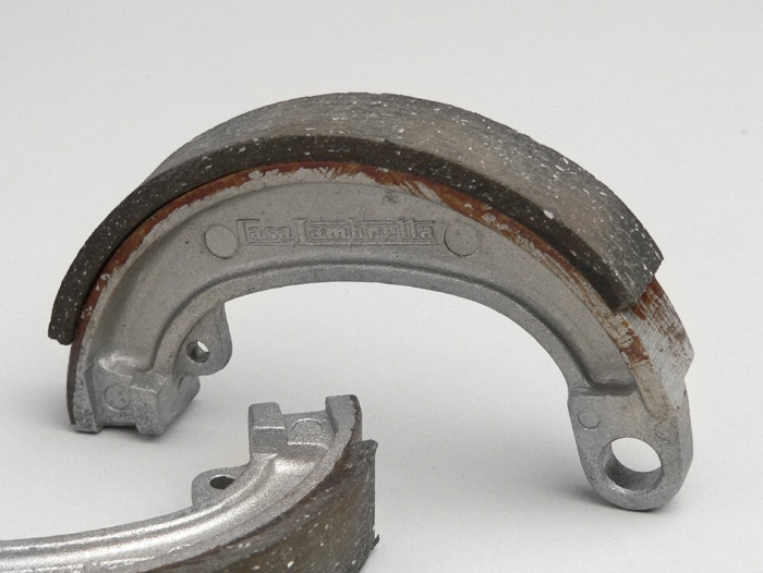 Sepatu rem -LAMBRETTA- LAMBRETTA model C, LC, D (hingga tahun 1952), LD (hingga tahun 1952) (v)