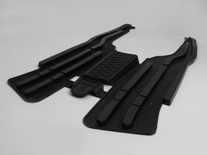 Floor mat -LAMBRETTA- LI (series 3), LIS, SX, TV (series 3), DL, GP - black