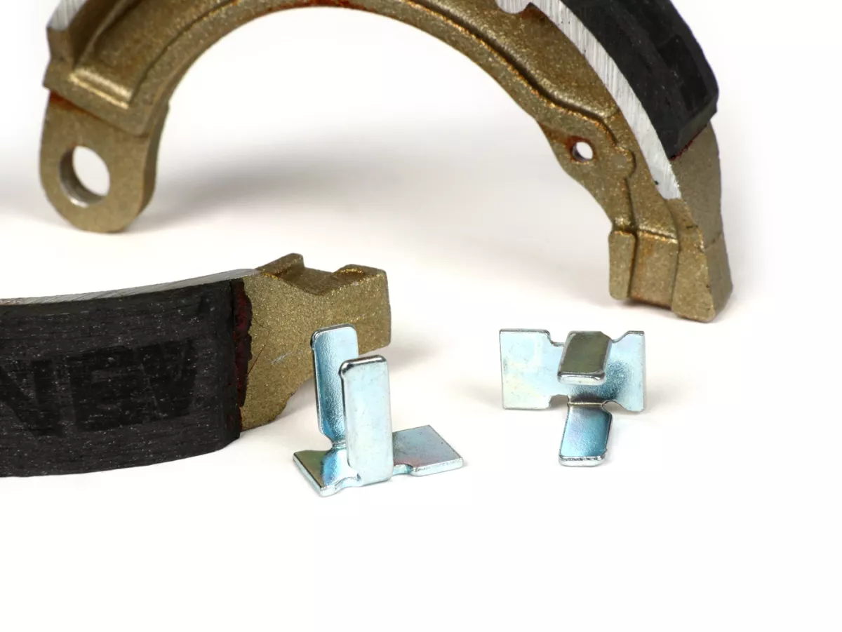 Brake shoes -VESPA Ø=127x23 mm- Vespa 8 rear, 1 anchor pin, Vespa Wideframe V1T-V15T (r), V30T-V33T (r), VM (r), VN (r), VL (r), VB (r), VNA1T-VNA2T (r), VNB1T-VNB3T (r), VBA1T (r), VBB1T (r)