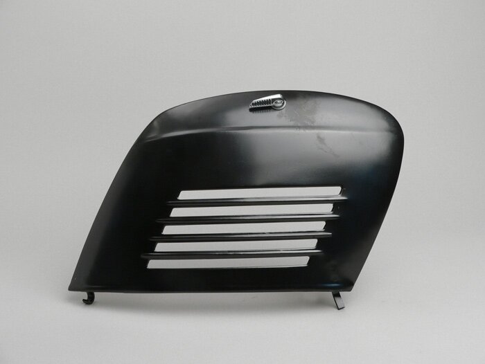 Tutup samping kanan -KUALITAS OEM- Vespa V50 (V5A1T dari no. 92877), V50 S (V5SA1T dari no. 15325), V90 (dari no. 22234), SS50, SS90, PV125, ET3 - dengan tuas