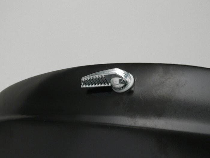 Tutup samping kanan -KUALITAS OEM- Vespa V50 (V5A1T dari no. 92877), V50 S (V5SA1T dari no. 15325), V90 (dari no. 22234), SS50, SS90, PV125, ET3 - dengan tuas