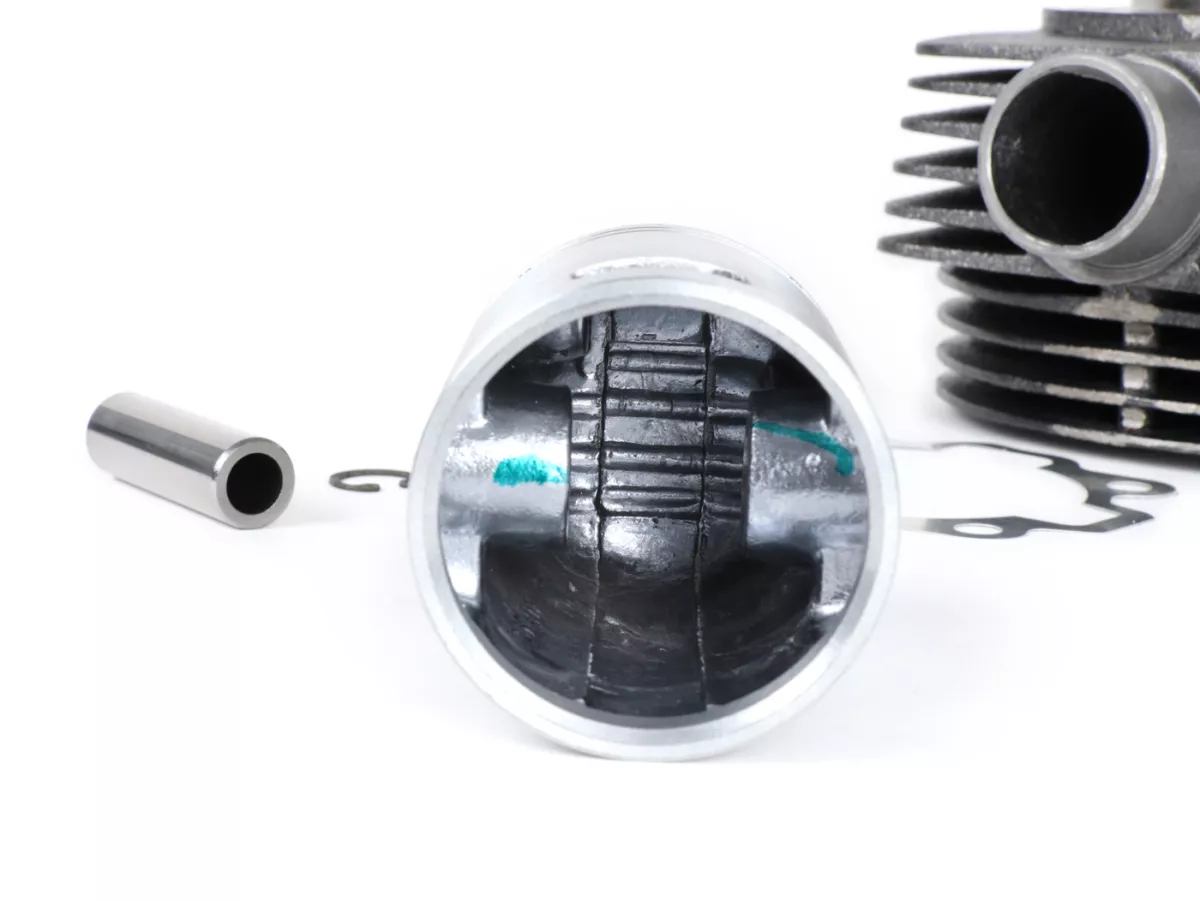 Cilindro -GOETZE, 150 ccm 3 porte- Vespa PX125, PX150, Cosa125, Cosa150, GTR125, TS125, Sprint Veloce (VLB1T 0150001-), LML Star 125/150, Stella 125/150