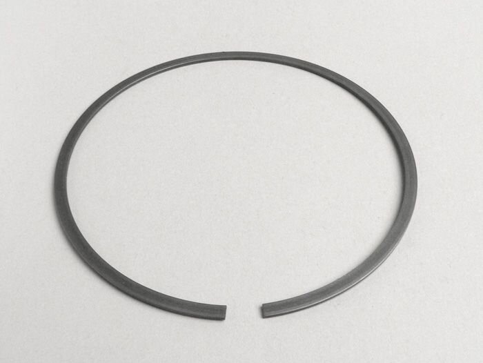 Clutch circlip -FA ITALIA Ø=96 w=3,4mm h=1,2mm- Vespa VN1T (06001-), VN2T, VB1T, VL1T, VL2T, VL3T, VB1T, VNA1T, VNA2T, VNB1T, VBA1T, VBB1T, GL, Super, GT, GTR, Sprint, Sprint Veloce, TS, PX80, PX125 (-1995), PX150 (-1995)