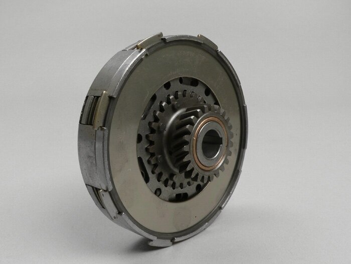 Embrayage -VESPA type 7 ressorts (Ø=115mm) - pour pignon élastique d’origine de 65 dents (dents hélicoïdales) - 4 disques d’embrayage garnis - 23 dents