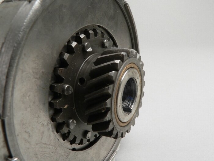 Koppeling -VESPA type 6 veren (Ø108mm, PX80, PX125, PX150)- 4 schijven - 21 tanden