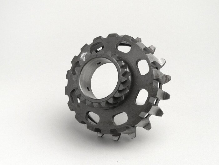 Clutch sprocket -PIAGGIO- Vespa Cosa2, PX (1995-) - (for 67/68 tooth primary gear, helical) - 20 tooth