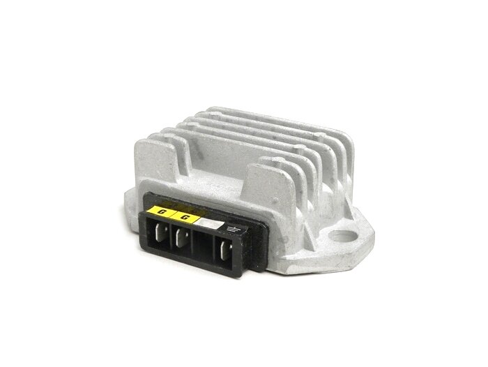 Regulador de tensión -CALIDAD OEM- 3 polos 12V (masa G-G)- Vespa PX (a partir de 1984), T5 125cc, PK XL, V50 (intermitentes 4 vías), Lambretta (e-encendido) - XS (90x55x30mm)