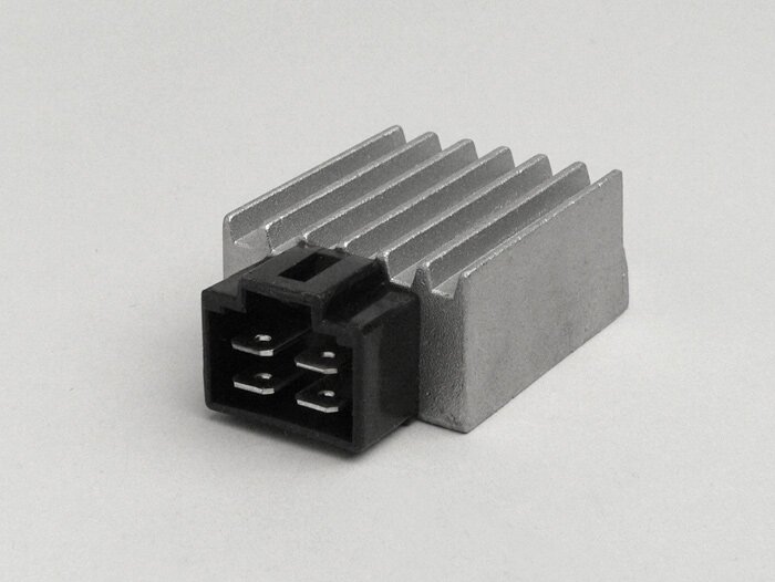 Voltage regulator -4-plug- CPI 50 cc