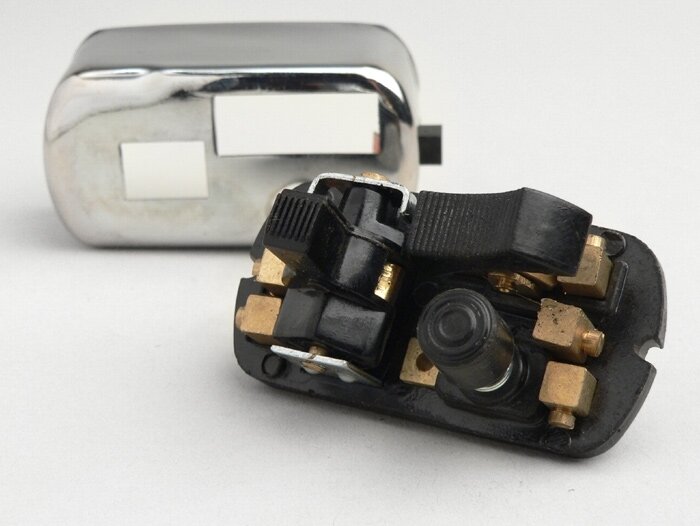 Light switch -OEM QUALITY- Vespa V90, SS90 (Italian models), VNB2T-VNB6T, Super, GT125 (VNL2T), GTR125 (VNL2T), Nuova 125, PV125, VBB2T, Sprint150 (VLB1T), SS180 (VSC1T) (models without battery), Rally180 (VSD1T)