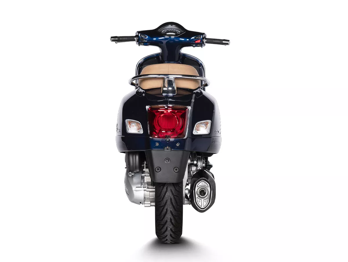 Escape -AKRAPOVIC Black Slip-On Line (SS)- Vespa GTS Super HPE 300 (Euro 5, ZAPMD3100, ZAPMD3101, ZAPMD3101, ZAPMD3103, ZAPMD3104) - Vespa GTV 300ie Keyless HPE ABS (2023, ZAPMD3108) - Acero inoxidable negro