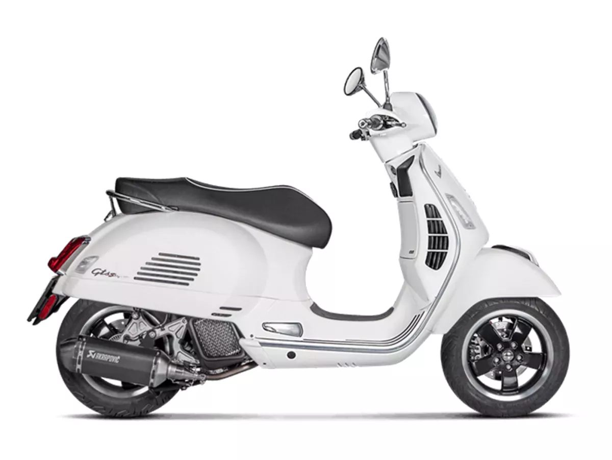 Escape -AKRAPOVIC Slip-On Line (SS), Euro 5- Vespa GTS 125 (ZAPMD3200, ZAPMD3201), Vespa GTS Super 125 (ZAPMD3200) - acero inoxidable negro
