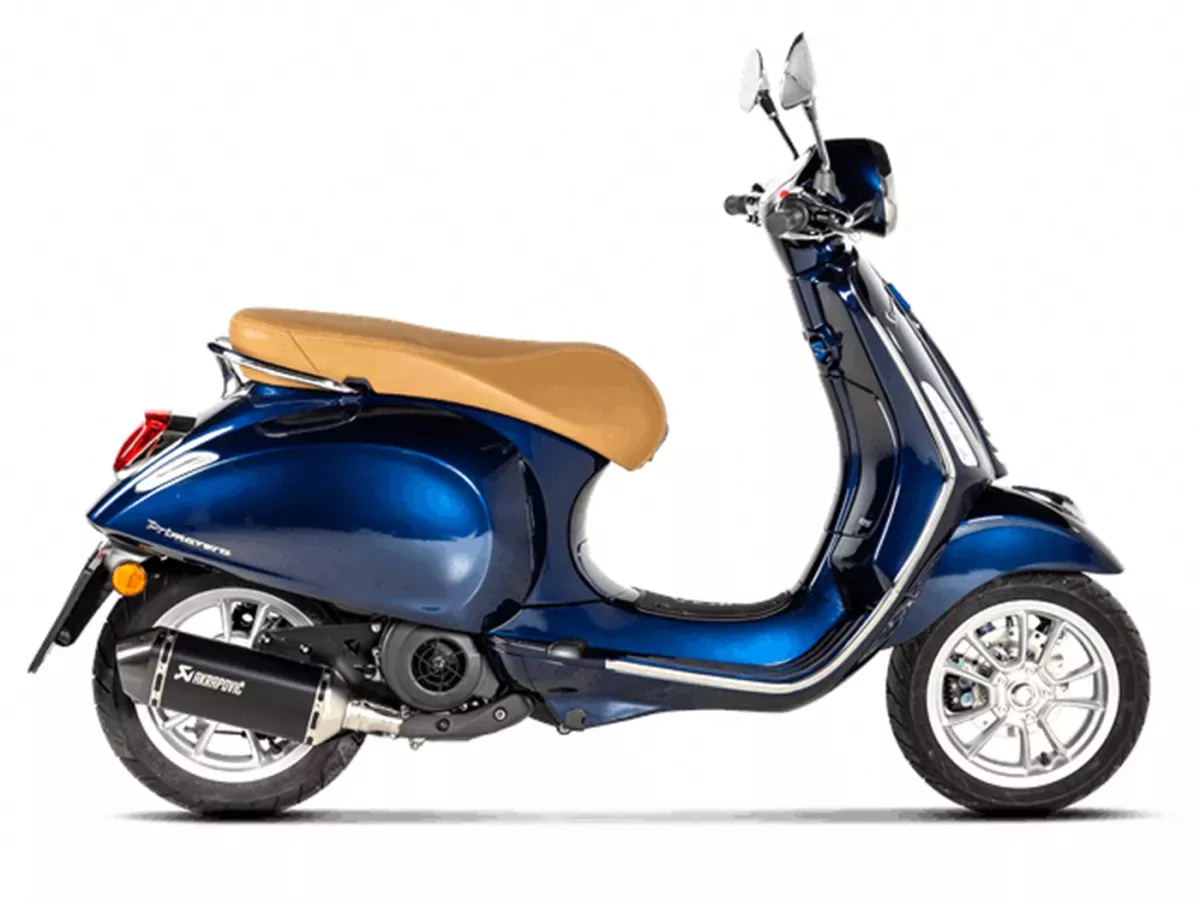 Uitlaat -AKRAPOVIC Slip-On Line (SS), Euro 5- Vespa Primavera 125 (ZAPMD1100), Vespa Primavera 150 (ZAPMD120), Vespa Sprint 125 (ZAPMD1101), Vespa Sprint 150 (ZAPMD1201) - roestvrij staal zwart