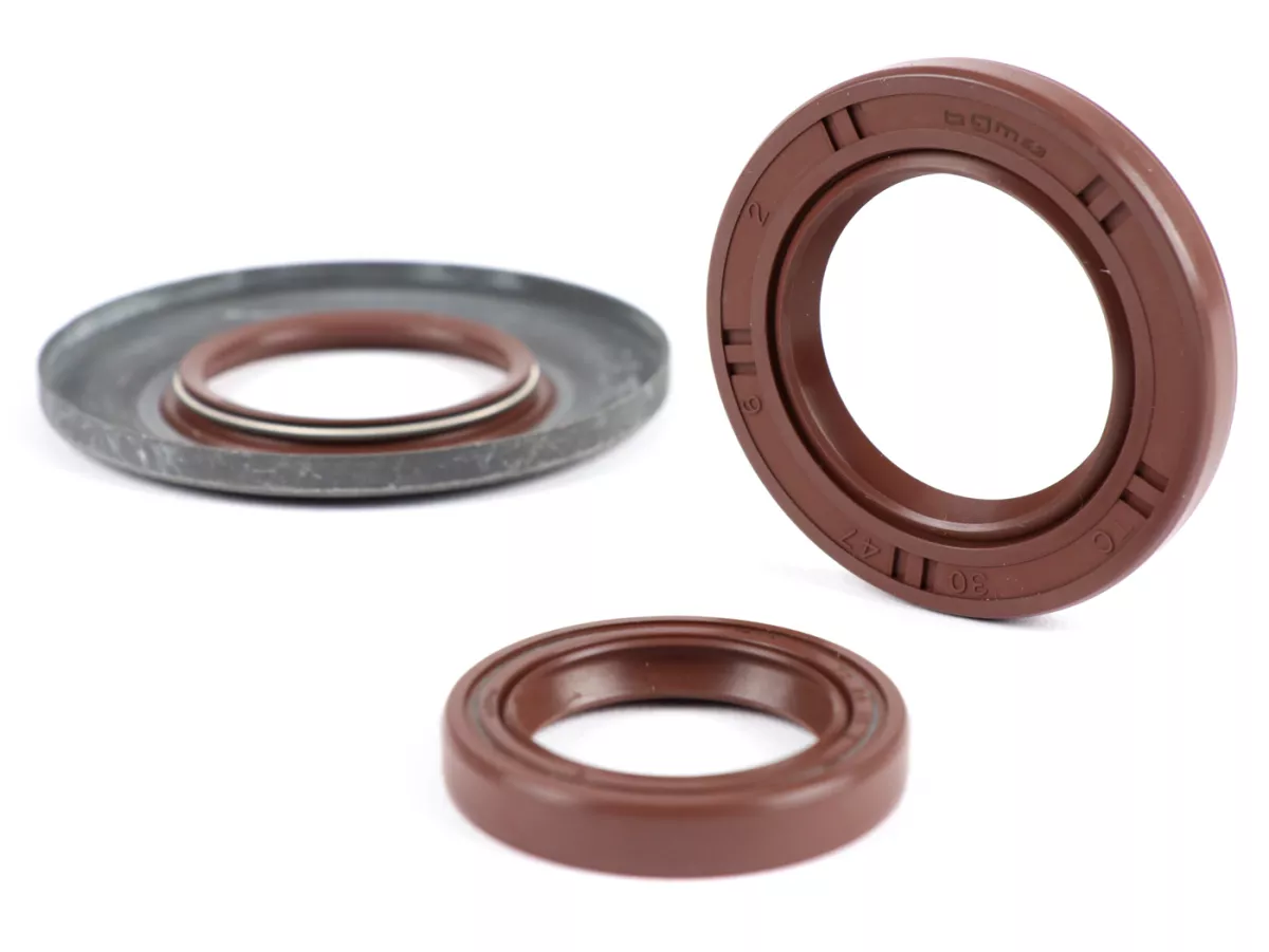 Juego de retenes -BGM PRO, FKM/Viton® (resistente a E10) metal, marrón- Vespa Largeframe PX Lusso (1984-1993) - PX80, PX125, PX150, PX200, T5 125cc, Cosa - Retén rueda trasera 30x47x6mm (montaje exterior)
