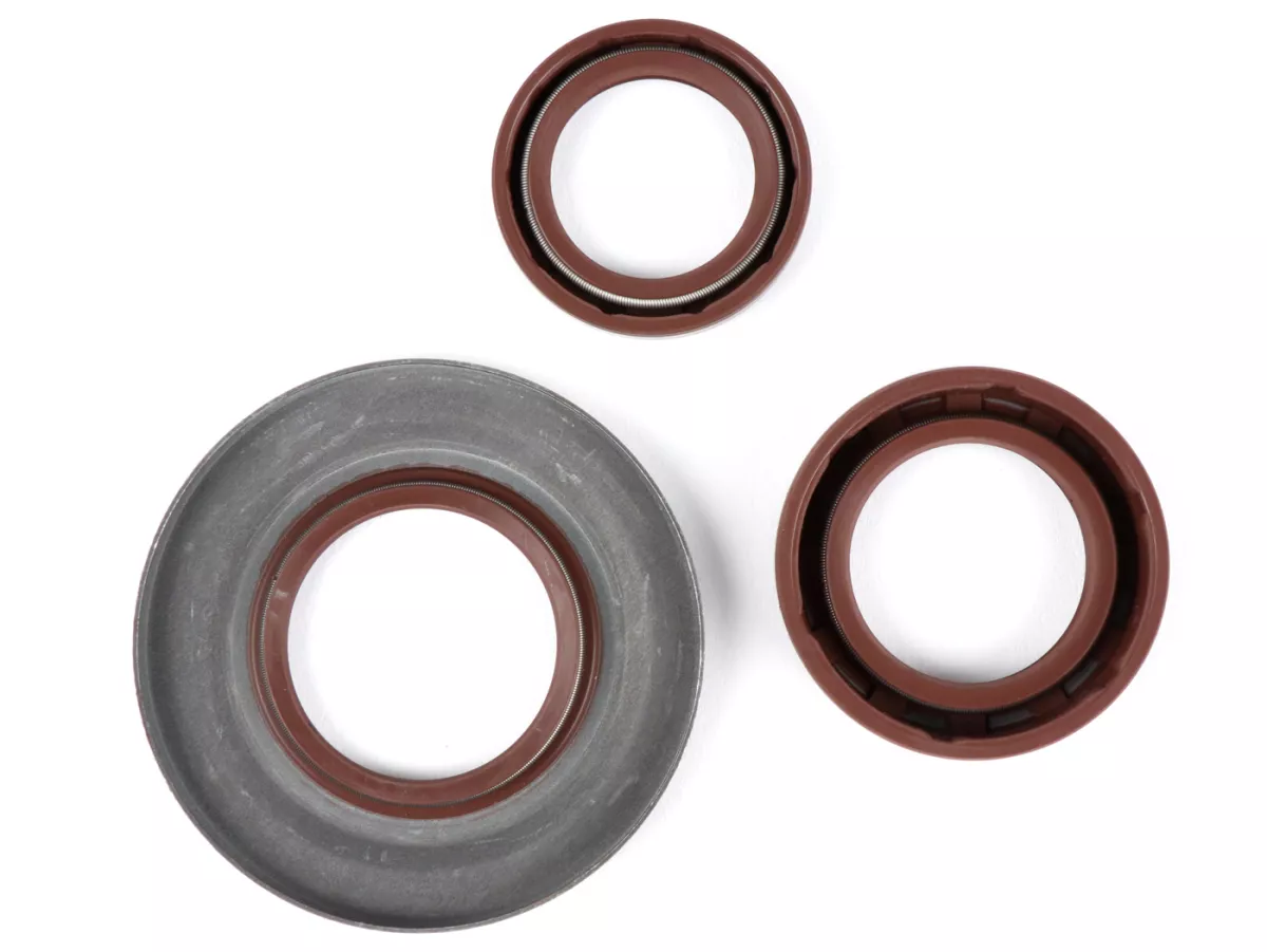 Juego de retenes del motor -BGM PRO, FKM/Viton® (resistente a E10) metal, marrón- Vespa Largeframe PX Lusso (1993-) - PX80, PX125, PX150, PX200, T5 125cc, MY, 98, Cosa, LML125/150 Star (2 tiempos), Stella125/150 (2 tiempos) - Retén de la rueda trasera 27x