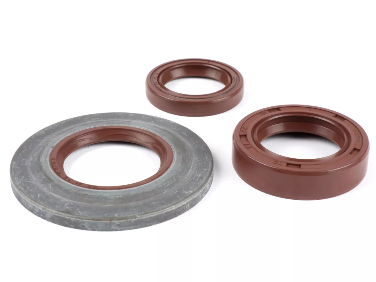 Juego de retenes del motor -BGM PRO, FKM/Viton® (resistente a E10) metal, marrón- Vespa Largeframe PX Lusso (1993-) - PX80, PX125, PX150, PX200, T5 125cc, MY, 98, Cosa, LML125/150 Star (2 tiempos), Stella125/150 (2 tiempos) - Retén de la rueda trasera 27x
