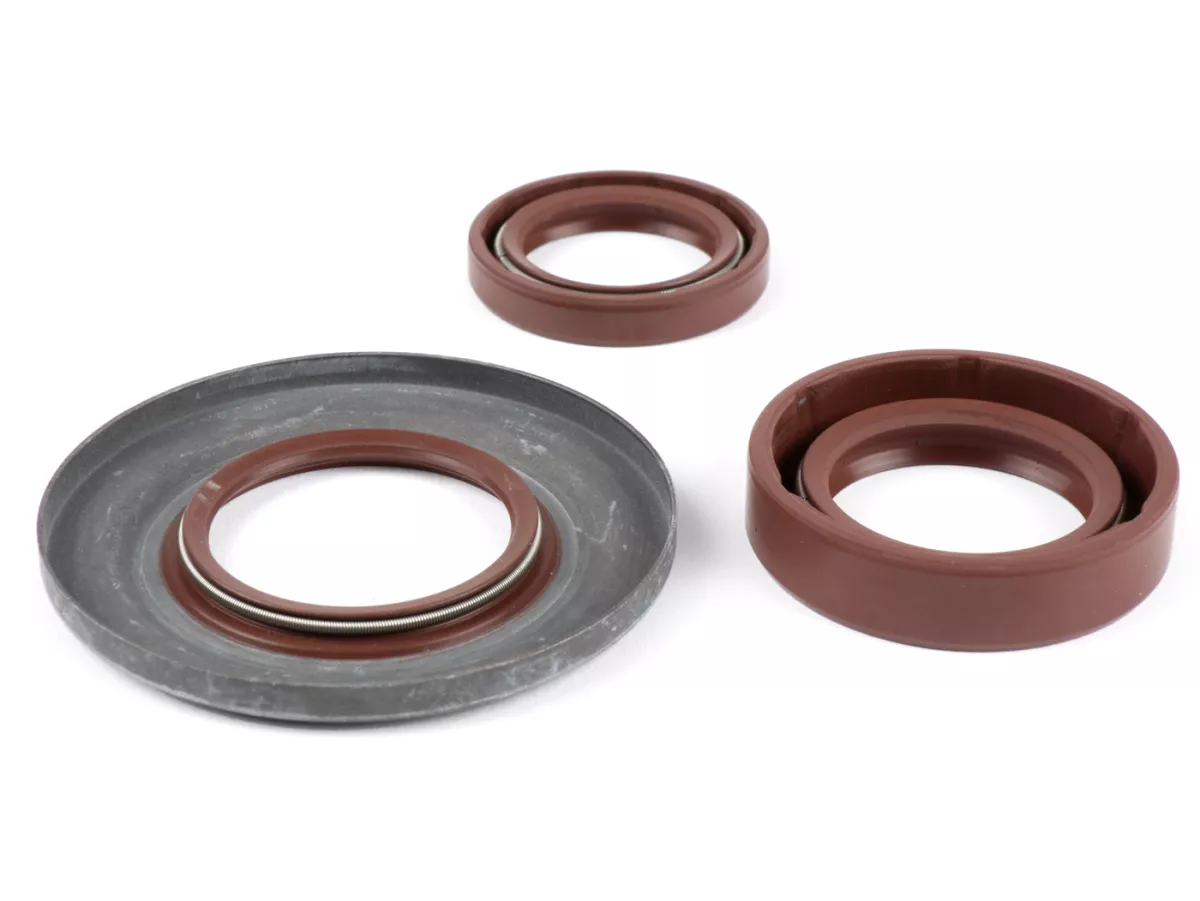 Juego de retenes del motor -BGM PRO, FKM/Viton® (resistente a E10) metal, marrón- Vespa Largeframe PX Lusso (1993-) - PX80, PX125, PX150, PX200, T5 125cc, MY, 98, Cosa, LML125/150 Star (2 tiempos), Stella125/150 (2 tiempos) - Retén de la rueda trasera 27x