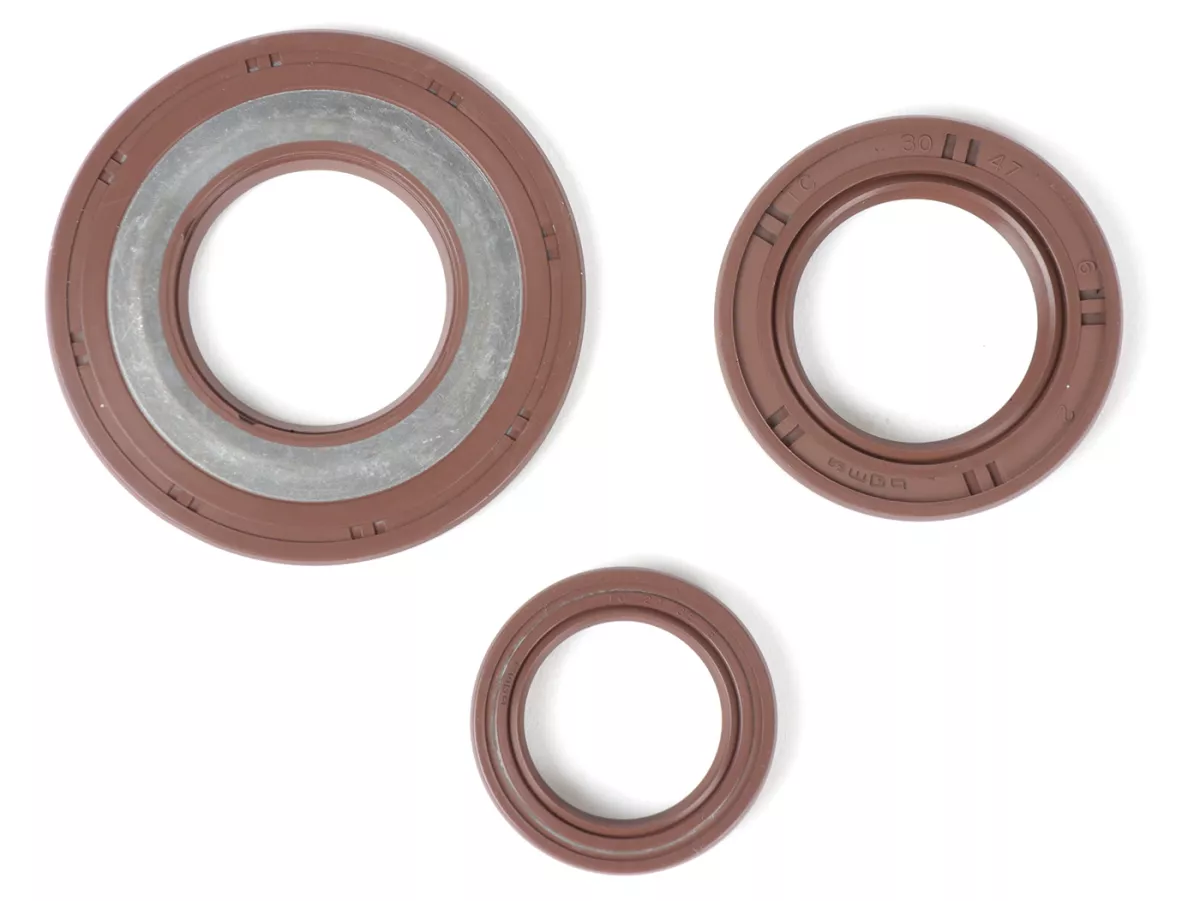 Juego de retenes -BGM PRO, caucho FKM/Viton® (resistente a E10), marrón- Vespa Largeframe PX Lusso (1984-1986) - PX80, PX125, PX150, PX200, T5 125cc, Cosa - Retén rueda trasera 30x47x6mm (montaje exterior)