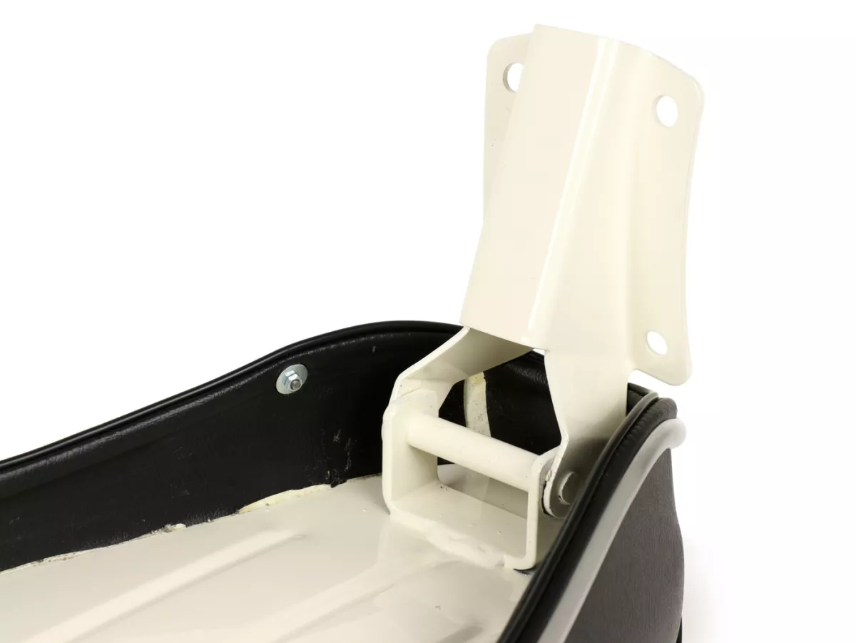 Zadel -BGM PRO Pegasus met aluminium bekleding en afscherming- Lambretta LI, LI S, SX, TV, DL, GP - zwart