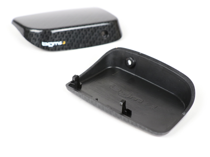 Kit capot de maître de cylindre de frein -BGM PRO, sans trous pour rétroviseurs- Vespa GTL125/200 (ZAPM311, ZAPM312), GTS125 (ZAPM313), GTS250 (ZAPM451), GTS300 (ZAPM452), GTS i.e. Super125 (ZAPM453), GTS i.e. Super300 (ZAPM452) - carbon style