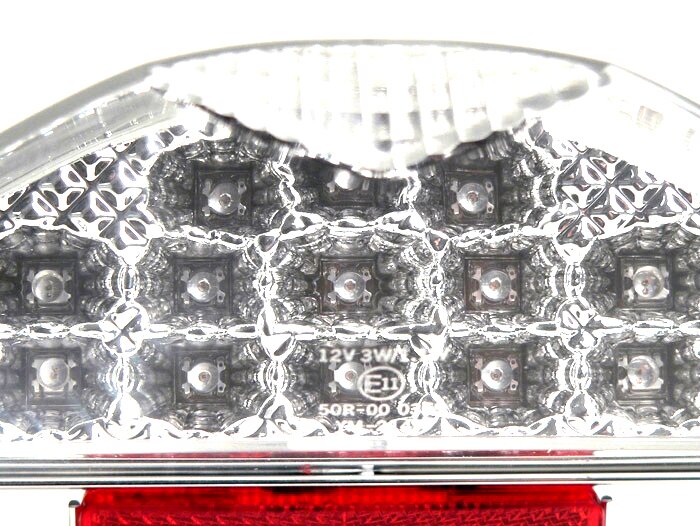 Fanale posteriore -BGM ORIGINAL in vetro trasparente 15 LED con funzione di indicatore di direzione- MBK Nitro (YQ50/L, 2 tempi), Yamaha Aerox (YQ50/L, 2 tempi)