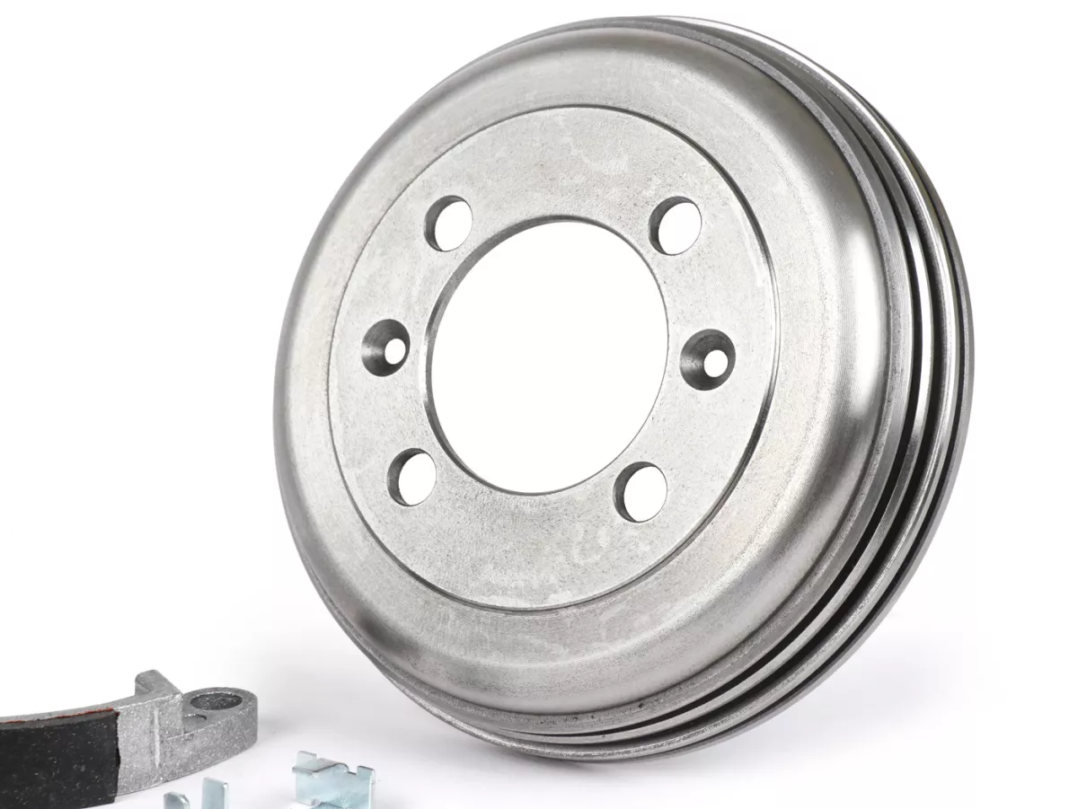 Tambour de frein avant 8 pouces avec mâchoires de frein -BGM PRO fonte grise- Vespa Wideframe V1-15, V30-33, VU, VM, VN, VL, VB, ACMA, Hoffmann, Largeframe VBA, VBB, VNA, VNB