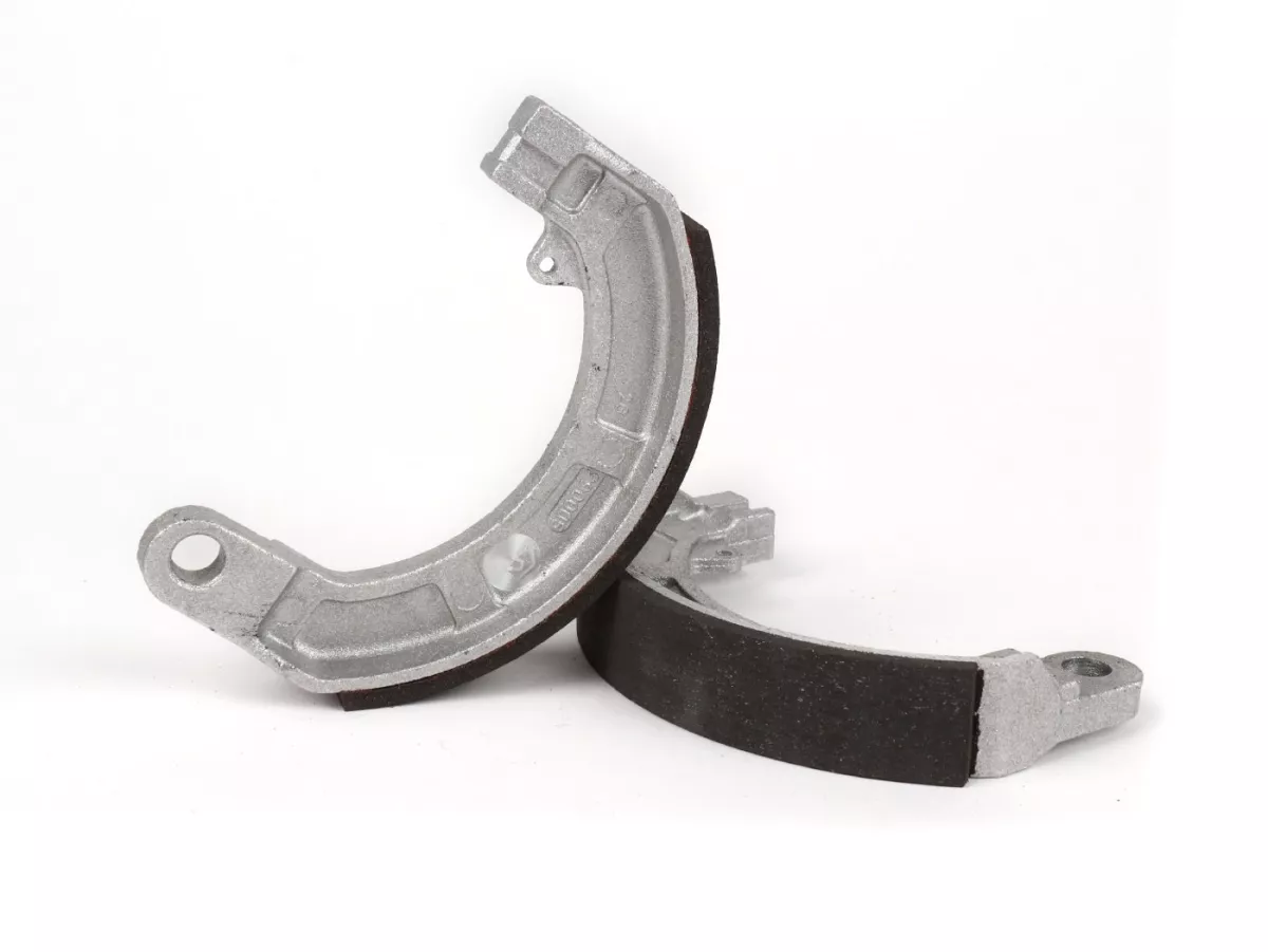 Remschoenen -BGM PRO Ø=150x25mm voor Vespa Rally180 (VSD1T), Rally200 (VSE1T) (v), Sprint (v), TS (v), GT125 (VNL2T) (v), GTR125 (VNL2T) (v), GL150 (VLA1T) (v), SS180 (v), GS160 (v), GS150 / GS3 (VS1T-VS4T) (vh) (VS5T) (v)