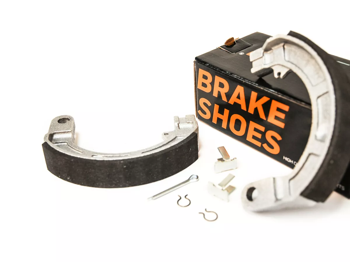 Remschoenen -BGM PRO Ø=150x25mm voor Vespa Rally180 (VSD1T), Rally200 (VSE1T) (v), Sprint (v), TS (v), GT125 (VNL2T) (v), GTR125 (VNL2T) (v), GL150 (VLA1T) (v), SS180 (v), GS160 (v), GS150 / GS3 (VS1T-VS4T) (vh) (VS5T) (v)