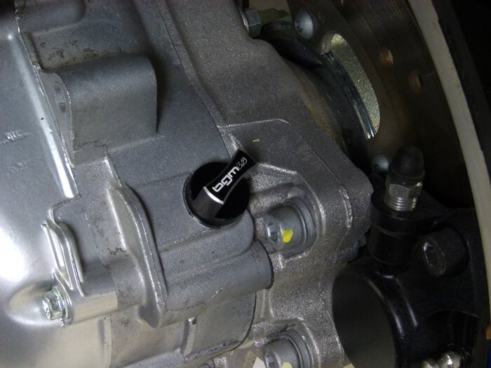 Tapón de llenado de aceite con varilla -BGM PRO, aceite de transmisión- Piaggio Leader/Quasar/HPE - Vespa ET4, LX, LXV, S, GT, GTS, GTV, GTL 125-310cc - anodizado negro