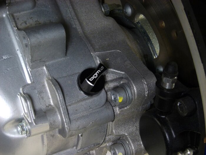 Kit vis de remplissage d'huile avec jauge -BGM PRO, huile moteur + huile de transmission- Piaggio Leader/Quasar - Vespa ET4, LX, LXV, S, GT, GTS, GTV, GTL 125-300cc - noir anodisé