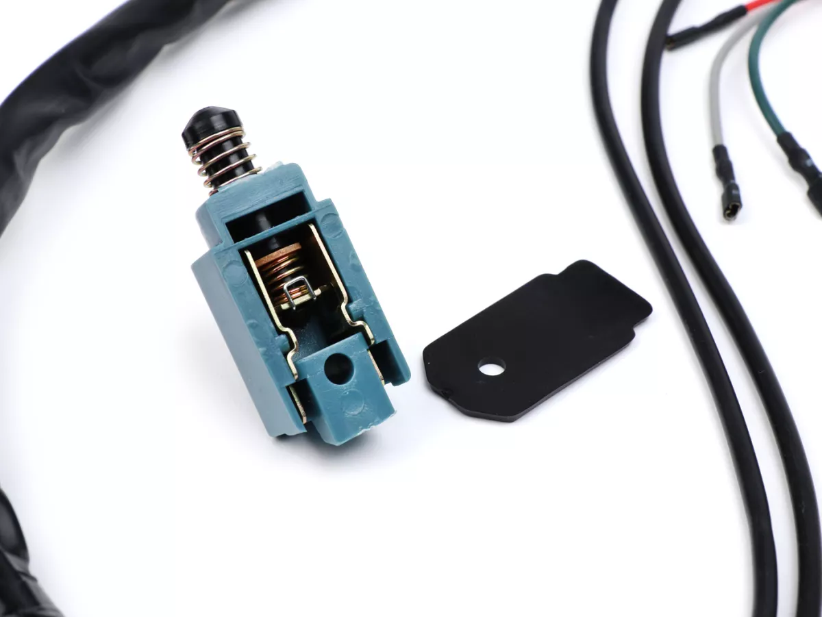 Kabelboom set incl. schakelaar -BGM ORIGINAL- Vespa PX oud (Italië, of voor conversie), 1981-1983, met 3-pins spanningsregelaar, met richtingaanwijzers, zonder batterij, claxon AC (zoemer), ontsteking bodemplaat met 5-draads elektronische, contactslot 4-p