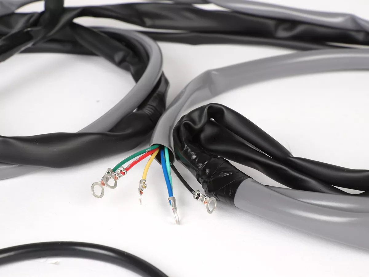 Juego de cables -BGM ORIGINAL- Vespa V50S (V5SA1T), V50 SS (V5SA2T) 50 Revival (V5R1T), SR/Sprinter (V5SS2T), 90 Racer (V9SS2T), PV125 (VMA2T) - modelos con intermitentes de manillar, luz de carretera y luz de freno