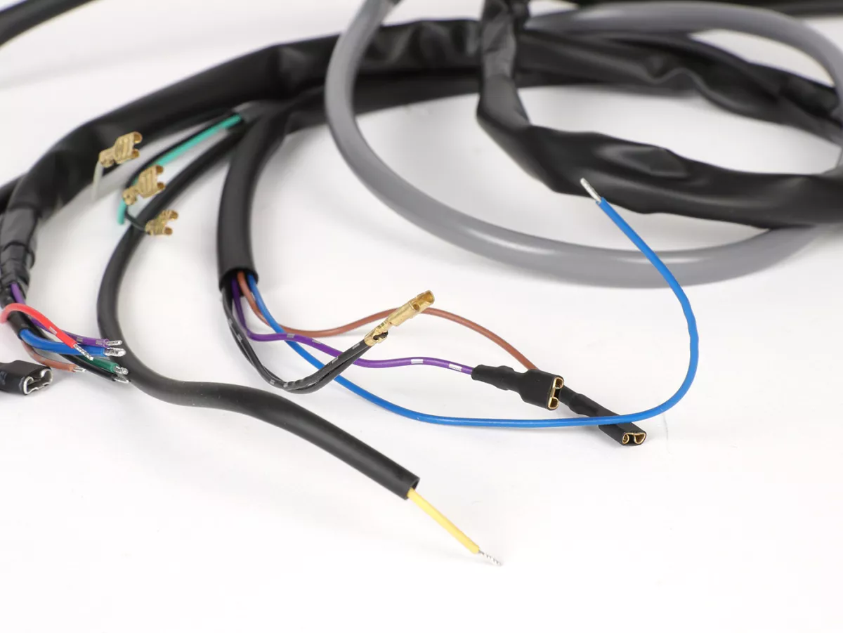 Juego de cables -BGM ORIGINAL- Vespa V50S (V5SA1T), V50 SS (V5SA2T) 50 Revival (V5R1T), SR/Sprinter (V5SS2T), 90 Racer (V9SS2T), PV125 (VMA2T) - modelos con intermitentes de manillar, luz de carretera y luz de freno
