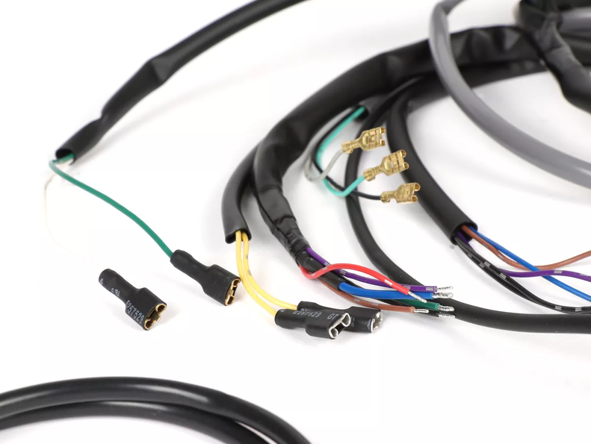 Juego de cables -BGM ORIGINAL- Vespa V50S (V5SA1T), V50 SS (V5SA2T) 50 Revival (V5R1T), SR/Sprinter (V5SS2T), 90 Racer (V9SS2T), PV125 (VMA2T) - modelos con intermitentes de manillar, luz de carretera y luz de freno