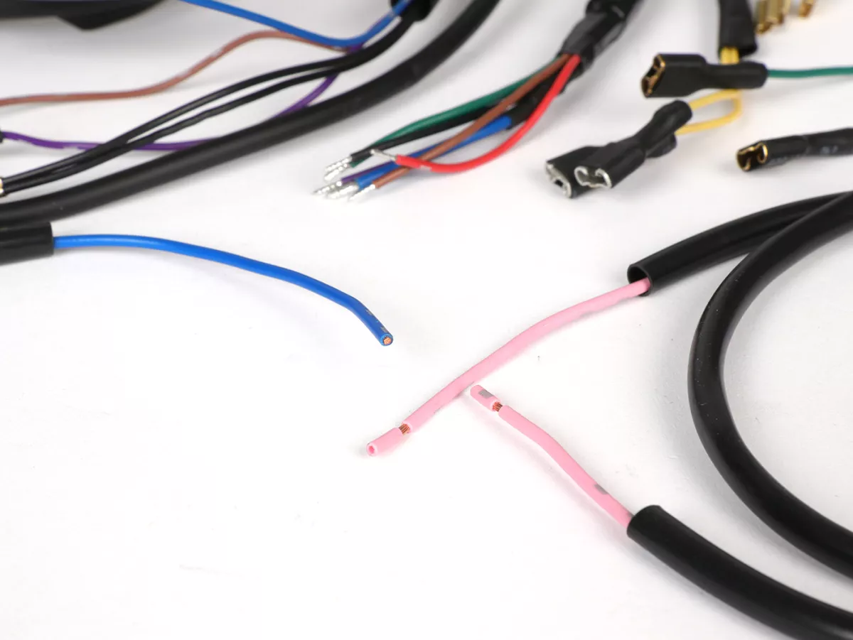 Juego de cables -BGM ORIGINAL- Vespa V50S (V5SA1T), V50 SS (V5SA2T) 50 Revival (V5R1T), SR/Sprinter (V5SS2T), 90 Racer (V9SS2T), PV125 (VMA2T) - modelos con intermitentes de manillar, luz de carretera y luz de freno