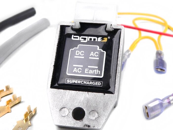 Voltage regulator -4-plug BGM PRO 12V AC/DC- universal