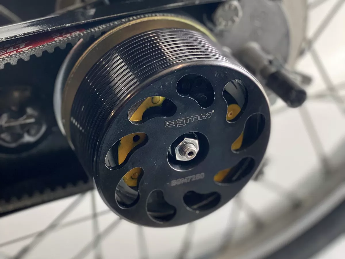 Cloche d'embrayage -BGM PRO- Piaggio Ciao, Bravo, Boxer, Si monobloc avec ailettes de refroidissement CNC Made in Germany , modèles avec variateur