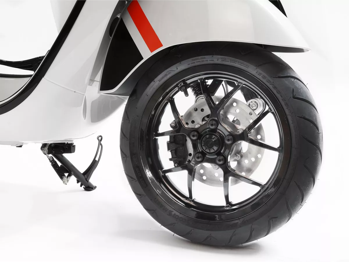 Wiel -BGM PRO SPORT - 3.00-13 inch - Vespa GTS, GTS Super, GTV, Sei Giorni, GT 60, GT, GT L 125-310cc - zwart glanzend