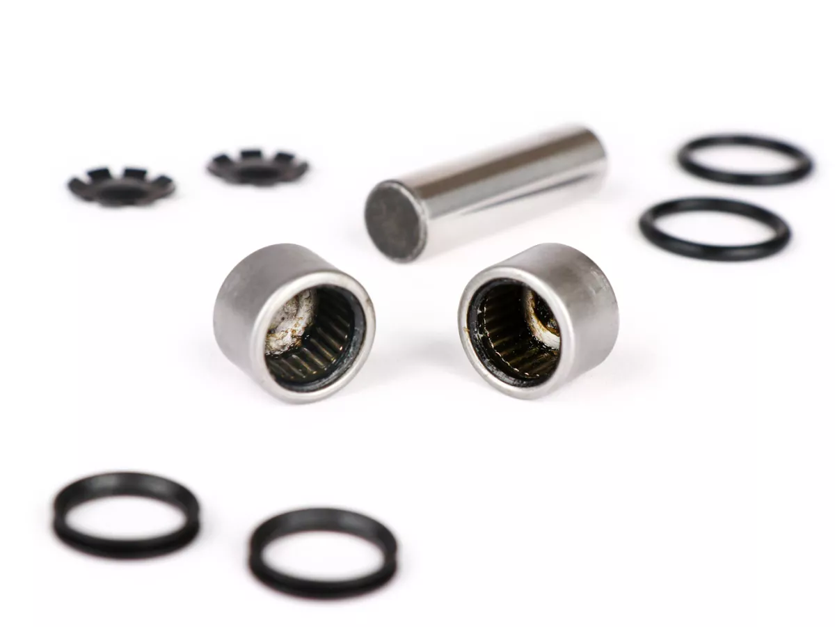 Swingarm lagerset -BGM ORIGINEEL- Vespa PX Lusso (1984-, V8X1T, VLX1T, VNX1T, VNX2T, VSX1T, ZAPM09, ZAPM18, ZAPM50, ZAPM51, ZAPM74), T5 125 (VNX5T), Cosa 125-200 (VSR1T, VNR1T, VNR2T), PK 50 (V5X1T), PK 50 XL2 automatisch (VA52T