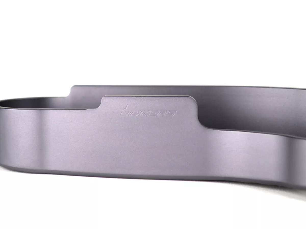 Penutup swingarm -BIKERS, swingarm melengkung, perak, merah, emas, hitam- Vespa GTS 250 (ZAPM45100), Vespa GTS 300 (ZAPM45200, ZAPM45202), Vespa GTS 125 i.e. Super (2014-2016) (ZAPM45300, ZAPM45301), Vespa GTS 300 i.e. Super (2014-2016) (ZAPM45200, ZAPM