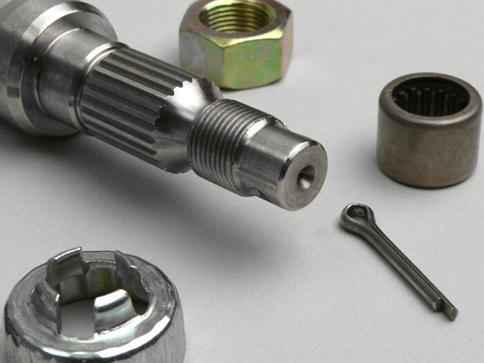 Rear wheel axle set -OEM QUALITY- Piaggio 125-150cc 2-stroke, Piaggio 125cc 4-stroke (1st generation) - toothed gear wheel