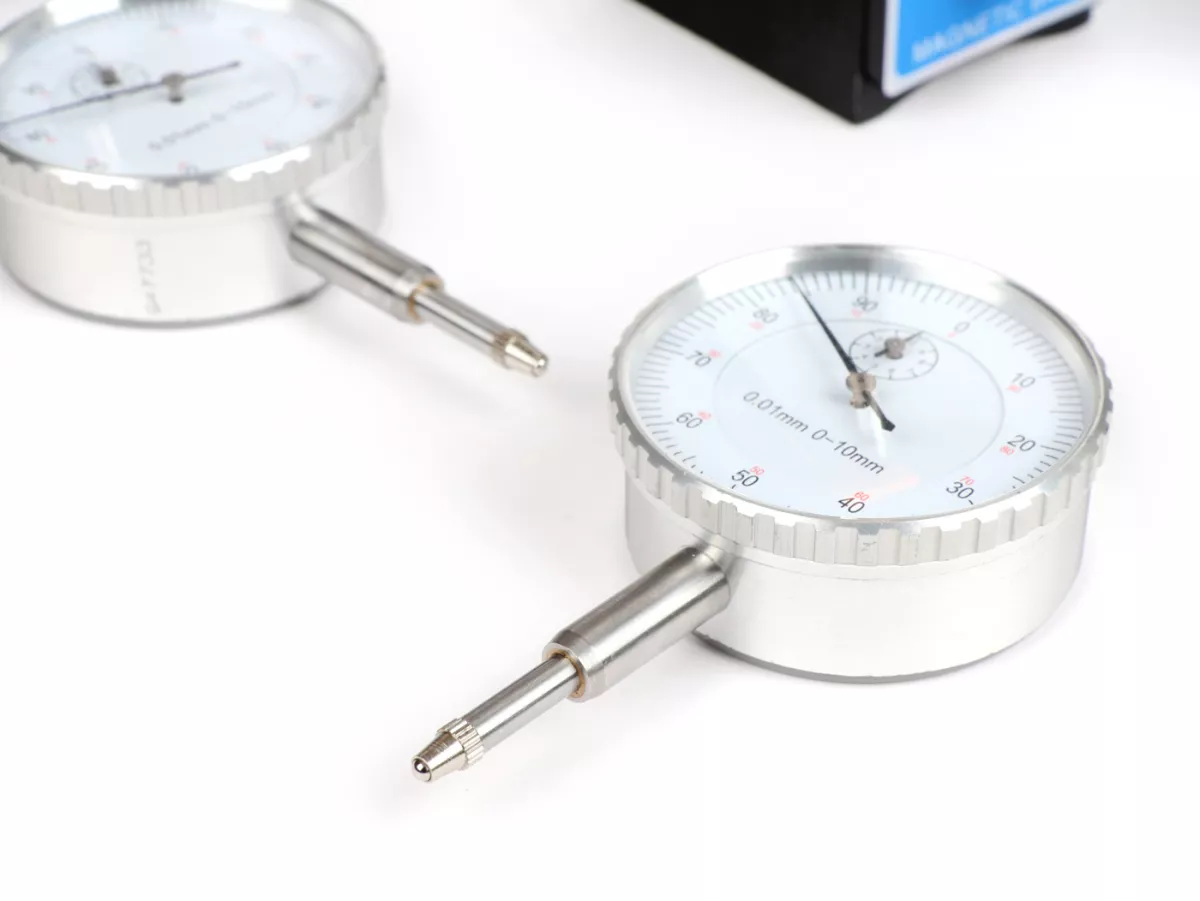 Soporte de equilibrado incl. relojes comparadores -D.N. Performance CAT350- para medir la concentricidad de cigüeñales (motores de 2 y 4 tiempos / 1 y 2 cilindros)