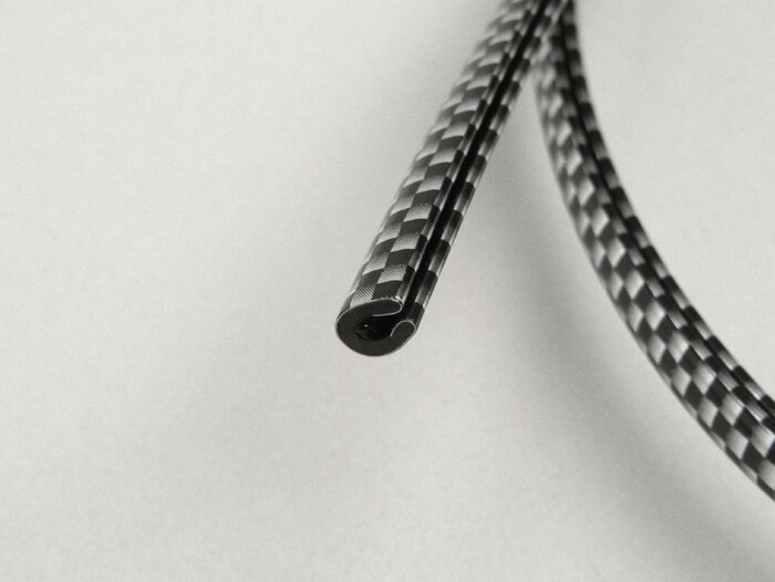 Leg shield beading -UNIVERSAL- 1000mm - carbon look