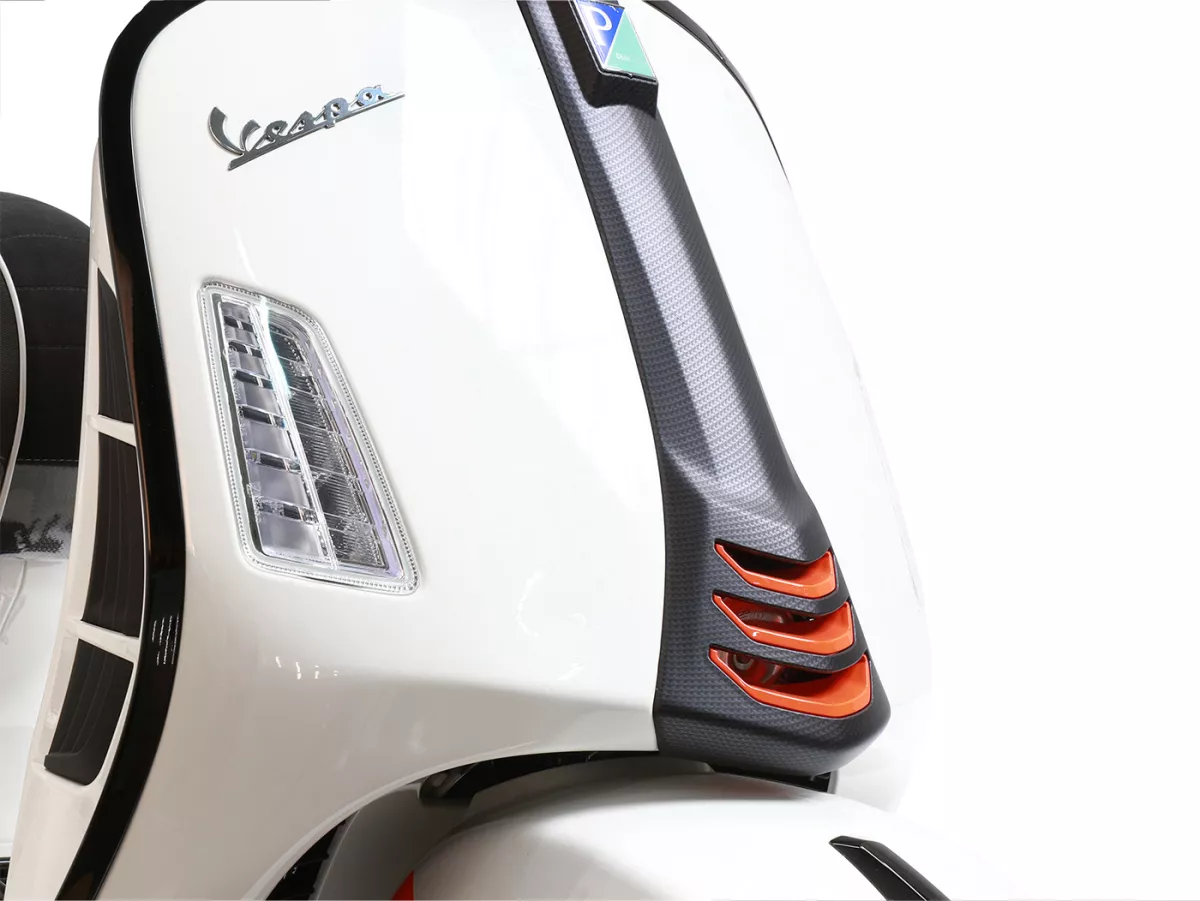 Horn grill, orange -PIAGGIO- Vespa GTS 125-310 Keyless Basic, Super, Super Sport, Super Tech