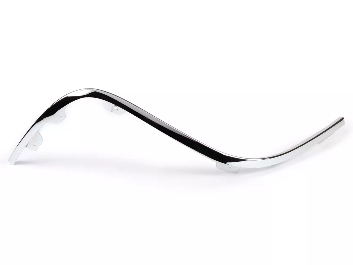Leg shield beading lhs, chrome -PIAGGIO- Vespa GTS 125 (ZAPMD3202, ZAPMD3203), Vespa GTS 300 HPE (ZAPMD3103, ZAPMD3104)