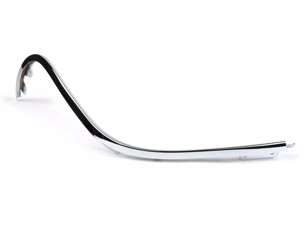 Leg shield beading lhs, chrome -PIAGGIO- Vespa GTS 125 (ZAPMD3202, ZAPMD3203), Vespa GTS 300 HPE (ZAPMD3103, ZAPMD3104)