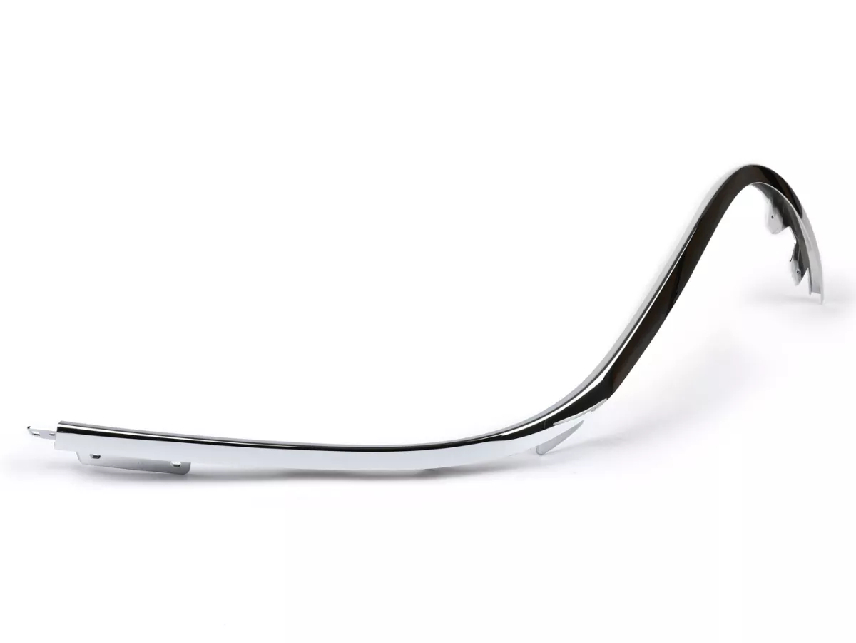 Entourage de tablier droit, chromé -PIAGGIO- Vespa GTS 125 (ZAPMD3202, ZAPMD3203), Vespa GTS 300 HPE (ZAPMD3103, ZAPMD3104)