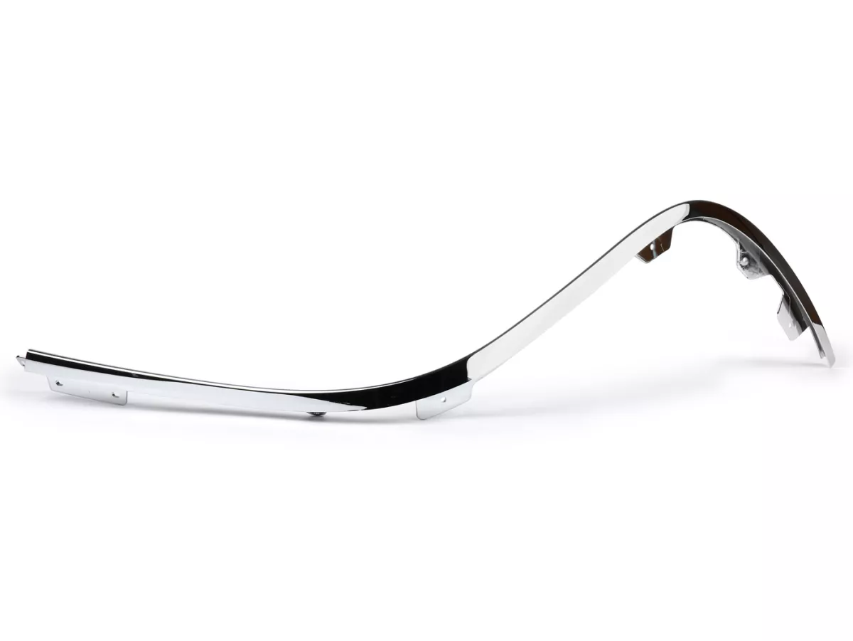 Entourage de tablier droit, chromé -PIAGGIO- Vespa GTS 125 (ZAPMD3202, ZAPMD3203), Vespa GTS 300 HPE (ZAPMD3103, ZAPMD3104)