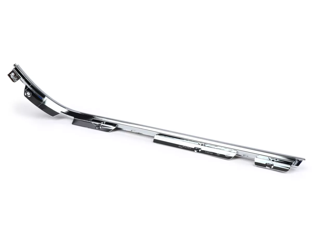Floor board beading lhs, chrome -PIAGGIO- Vespa GTS 125 (ZAPMD3202, ZAPMD3203), Vespa GTS 300 HPE (ZAPMD3103, ZAPMD3104)