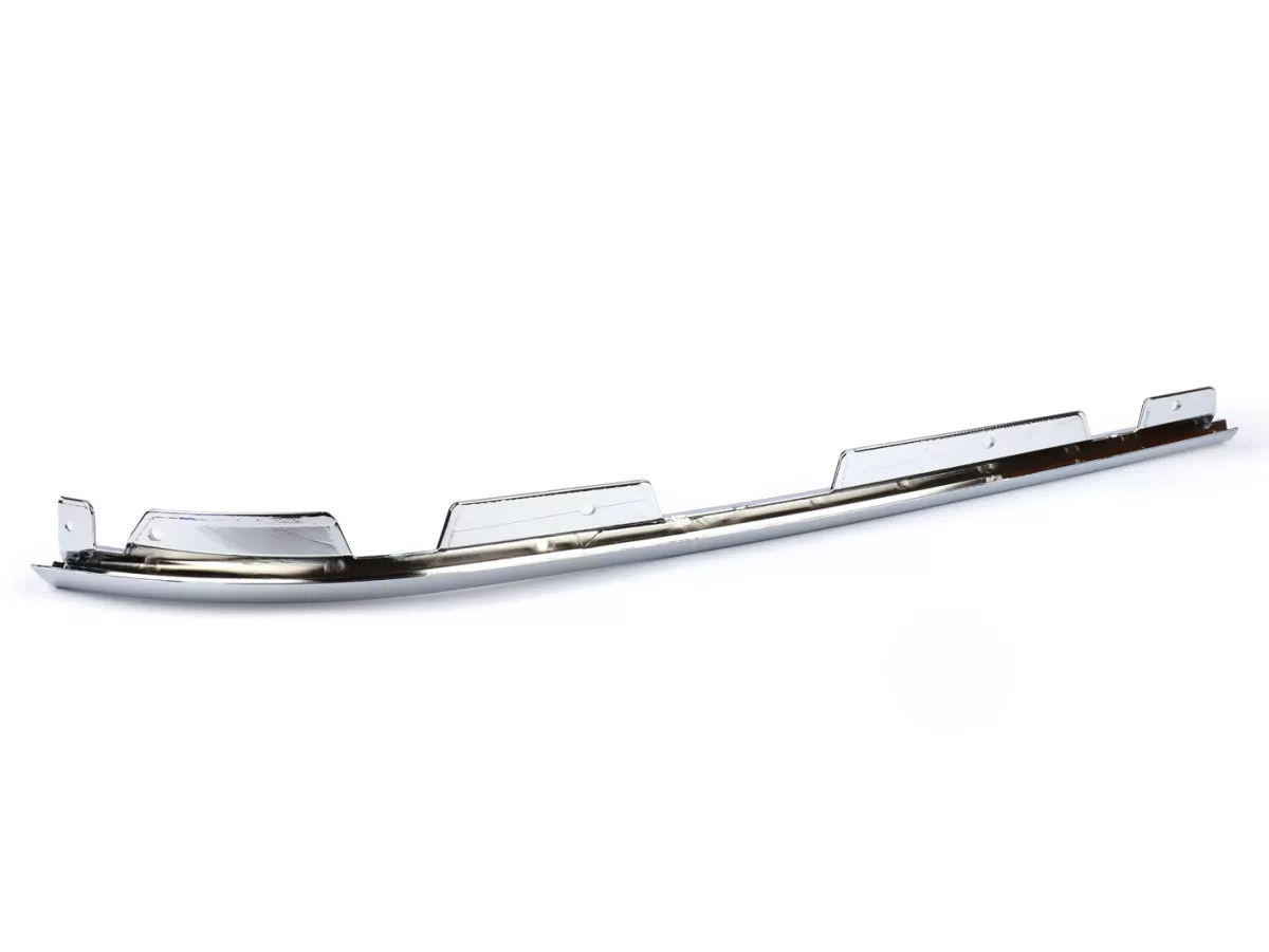 Floor board beading lhs, chrome -PIAGGIO- Vespa GTS 125 (ZAPMD3202, ZAPMD3203), Vespa GTS 300 HPE (ZAPMD3103, ZAPMD3104)